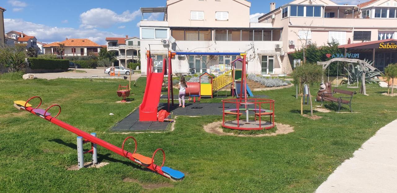 Mobile Home Lana Dalmacija Kamp Privlaka Privlaka  Εξωτερικό φωτογραφία